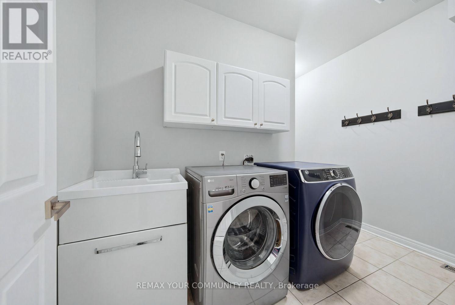 405 Searles Court, Mississauga, Ontario  L5R 2C6 - Photo 19 - W12975962