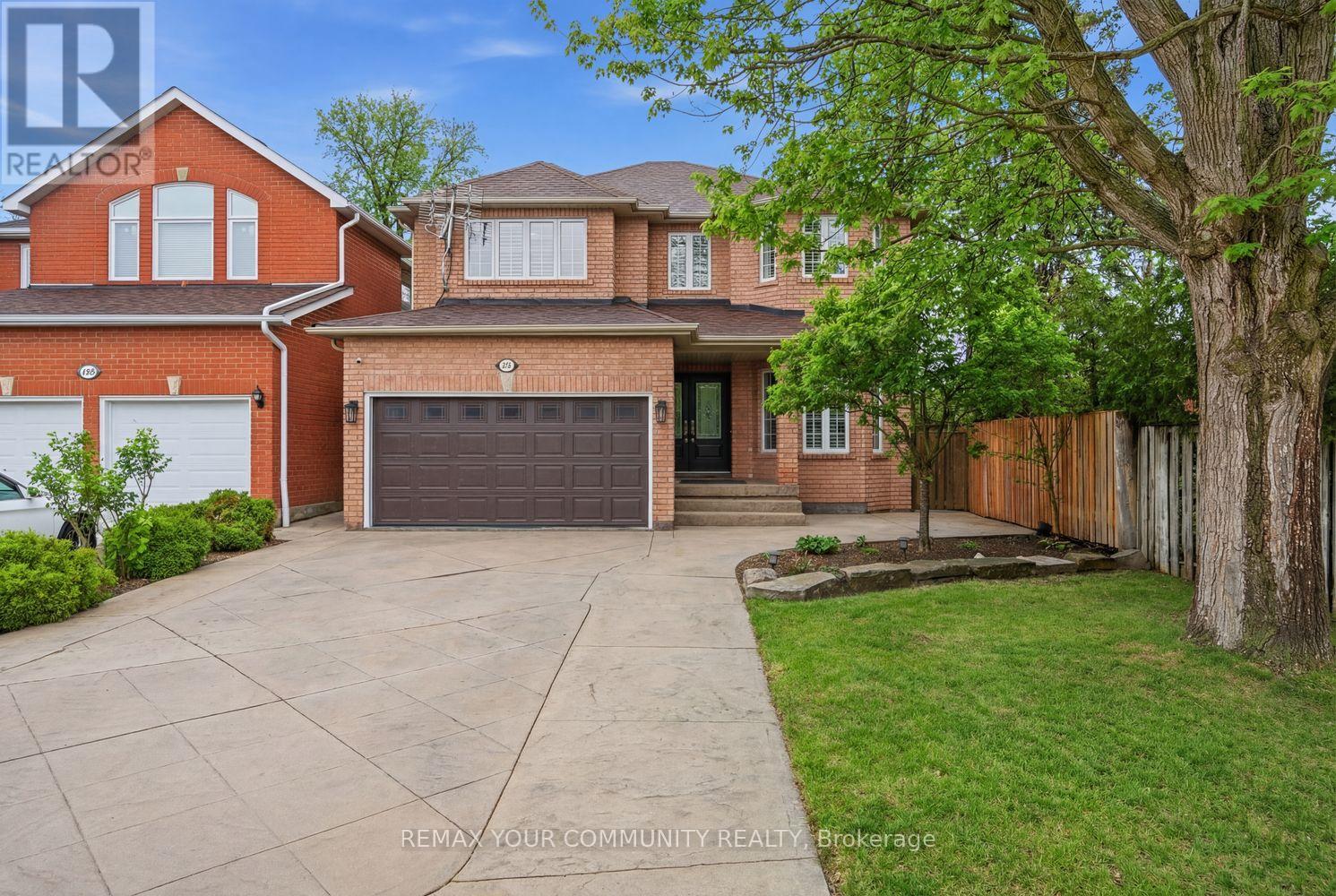 405 Searles Court, Mississauga, Ontario  L5R 2C6 - Photo 2 - W12975962