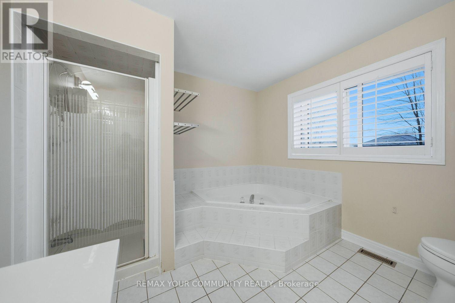 405 Searles Court, Mississauga, Ontario  L5R 2C6 - Photo 25 - W12975962