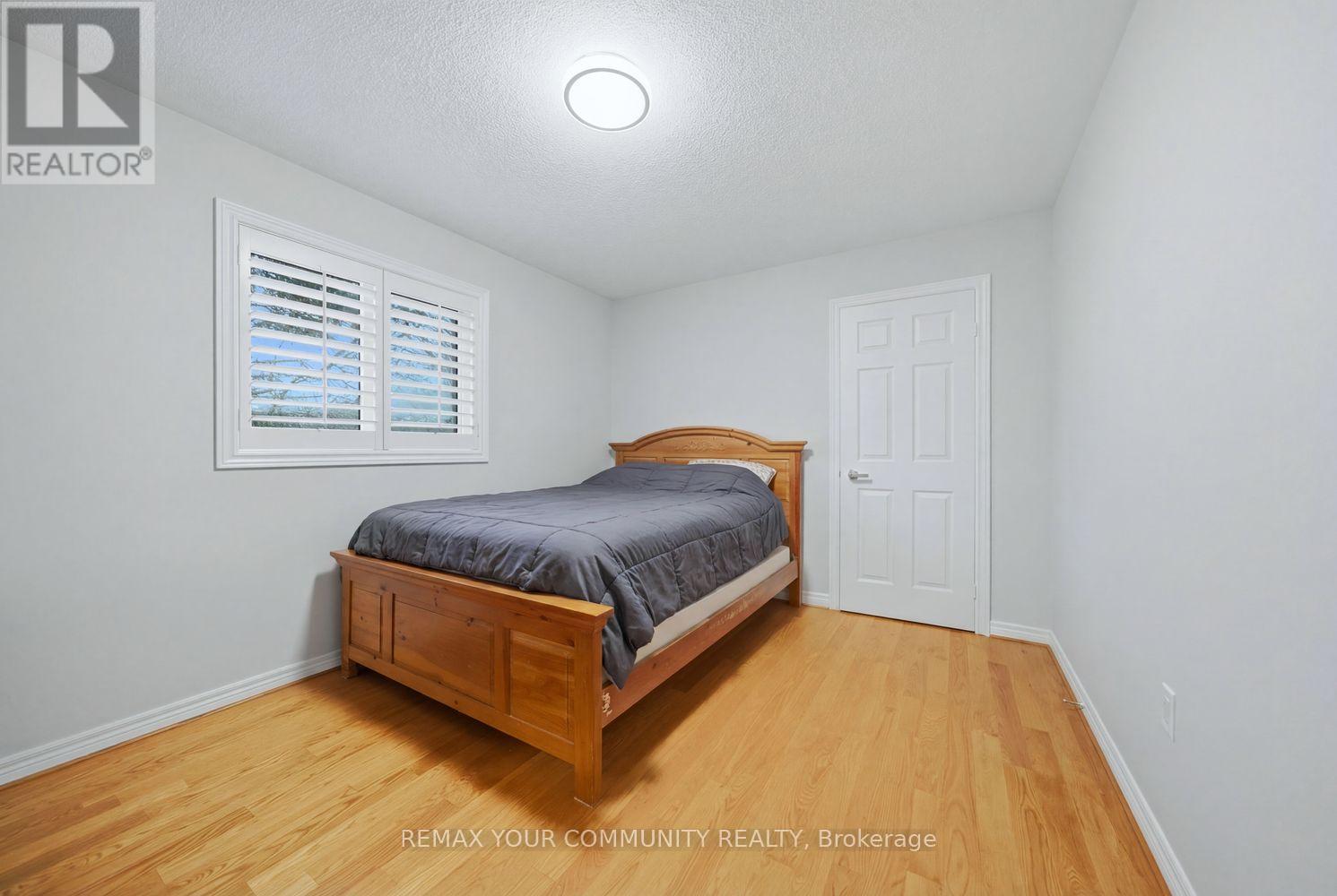 405 Searles Court, Mississauga, Ontario  L5R 2C6 - Photo 26 - W12975962