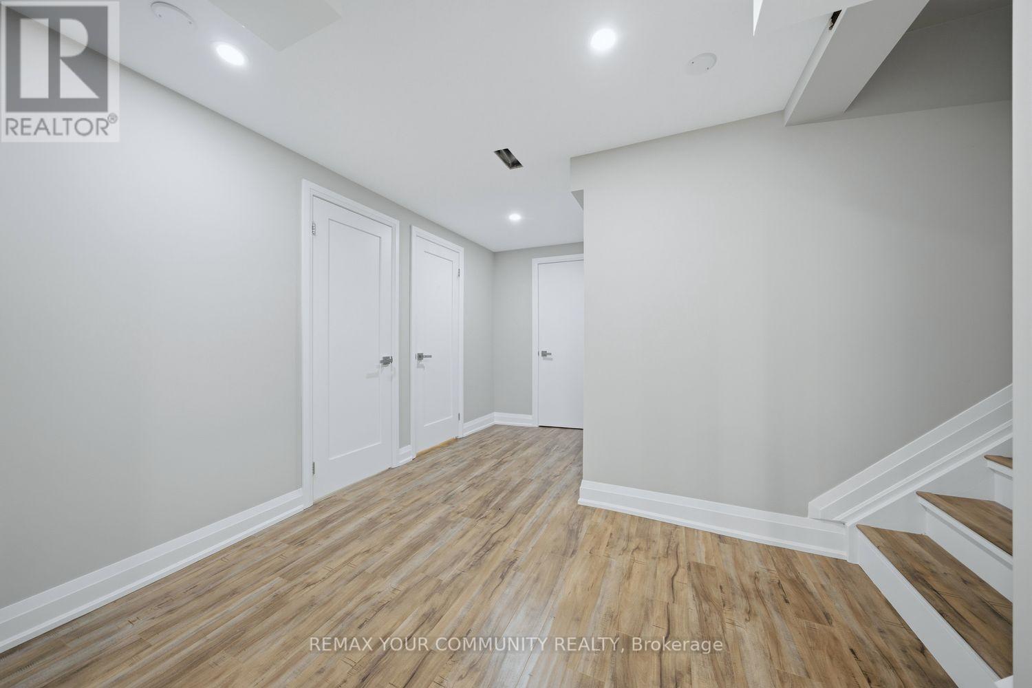 405 Searles Court, Mississauga, Ontario  L5R 2C6 - Photo 37 - W12975962