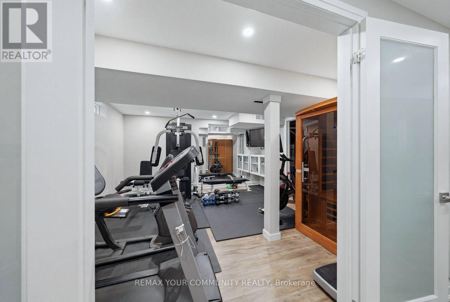 405 Searles Court, Mississauga, Ontario  L5R 2C6 - Photo 38 - W12975962