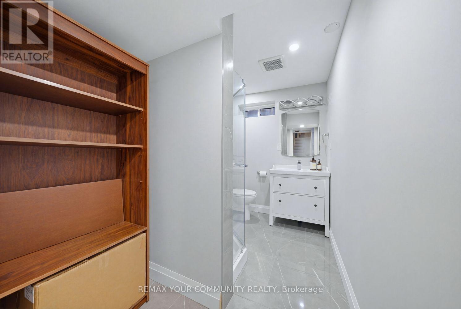 405 Searles Court, Mississauga, Ontario  L5R 2C6 - Photo 39 - W12975962