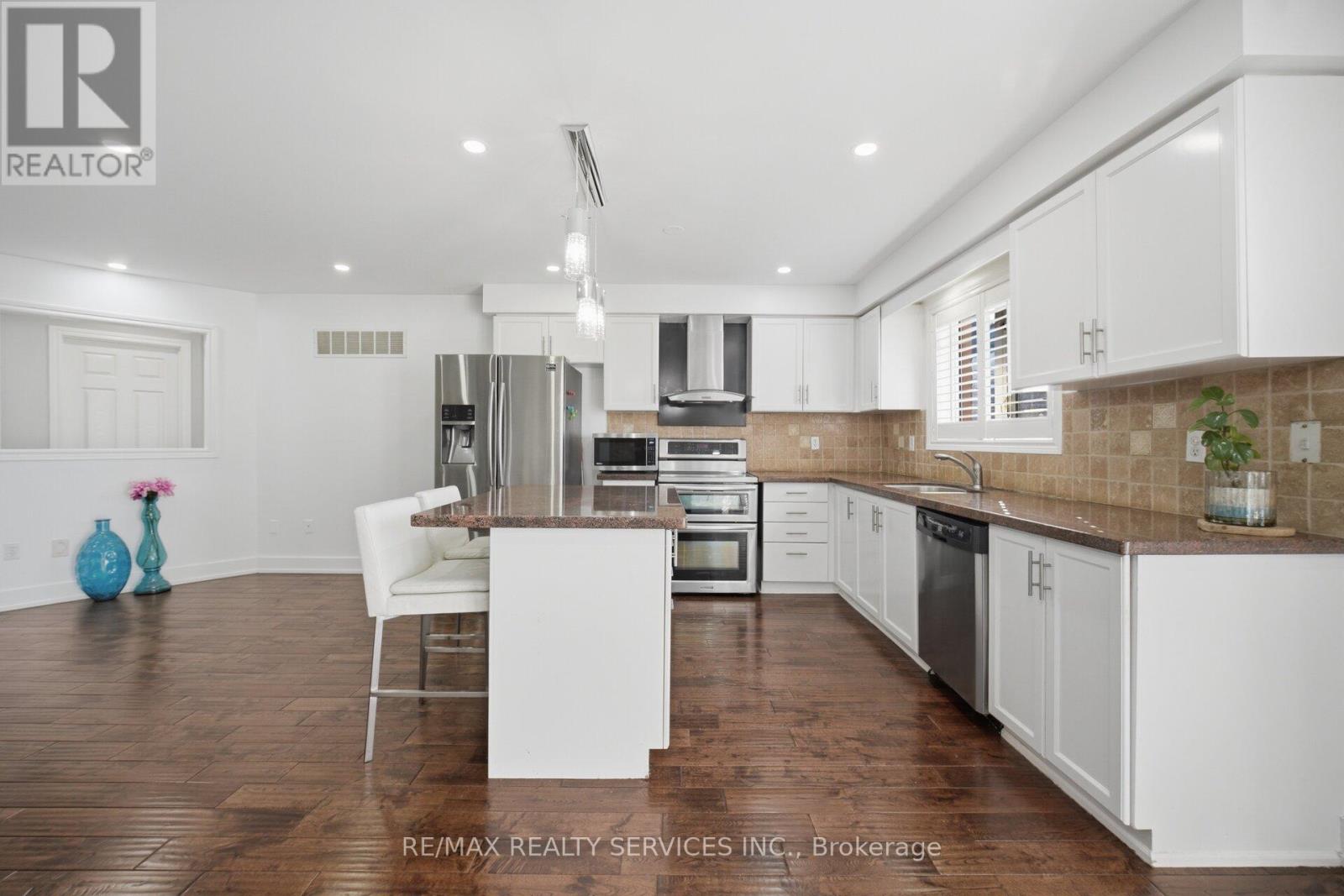 118 Van Scott Drive, Brampton, Ontario  L7A 1N4 - Photo 19 - W12975994