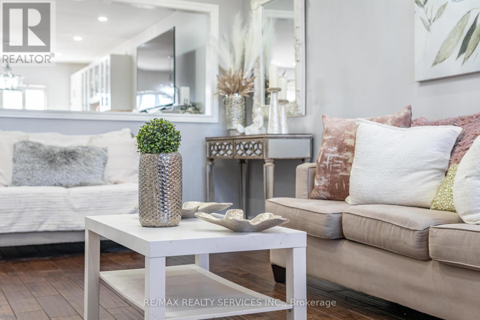 118 Van Scott Drive, Brampton, Ontario  L7A 1N4 - Photo 7 - W12975994