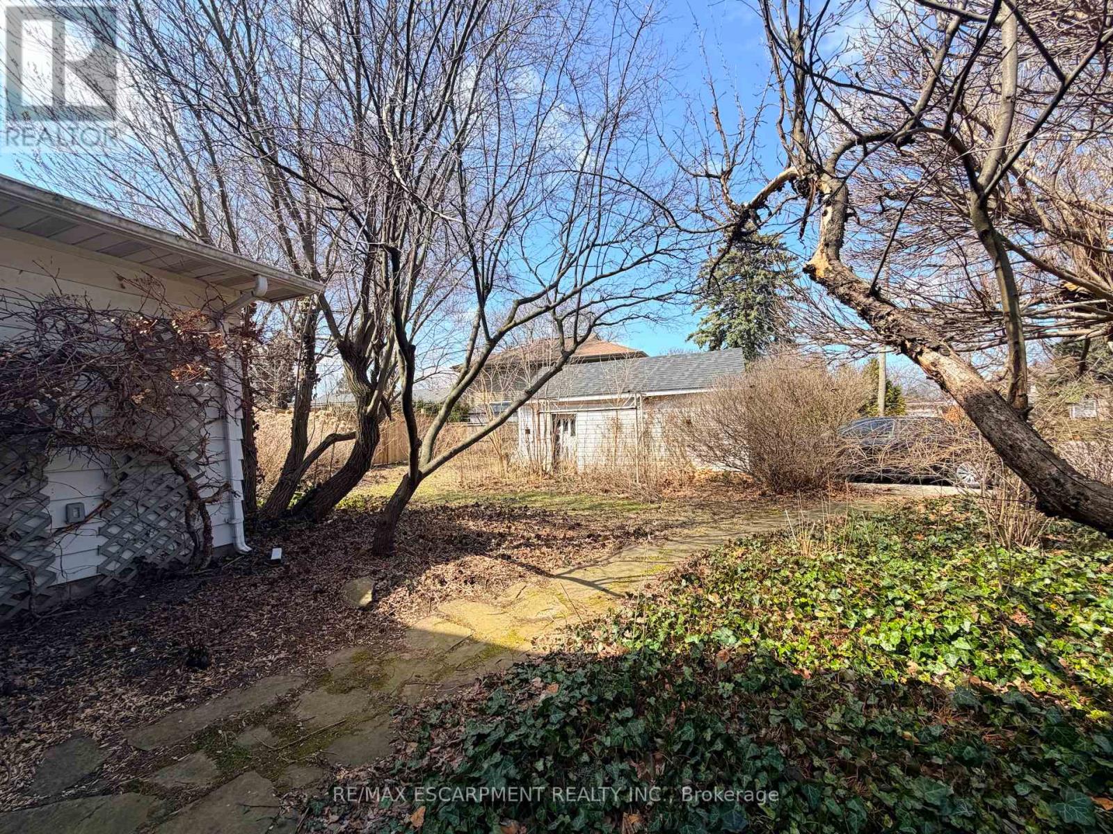 2093 Victoria Avenue, Burlington, Ontario  L7R 1R5 - Photo 8 - W12976018