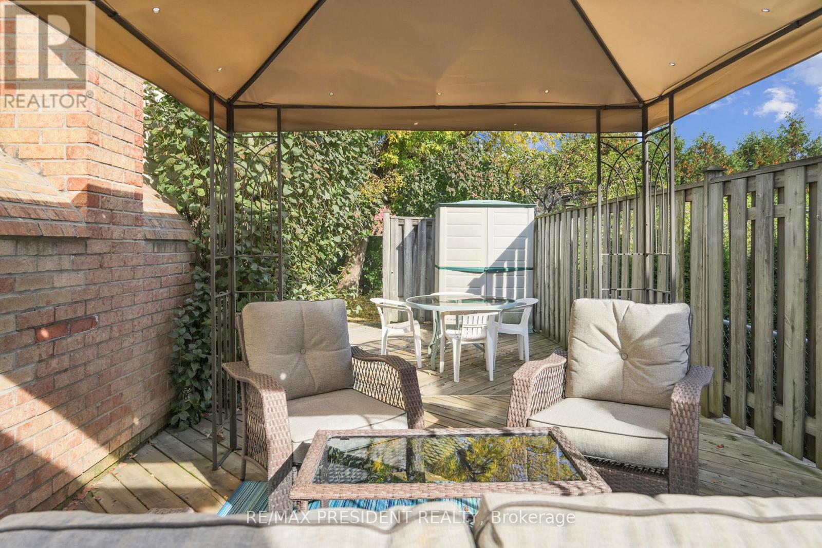 384 Centre Street N, Brampton, Ontario  L6V 3L6 - Photo 26 - W12976026