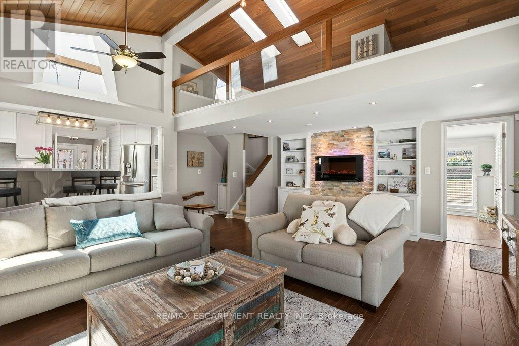 2119 Paisley Avenue, Burlington, Ontario  L7R 1W1 - Photo 21 - W12976084