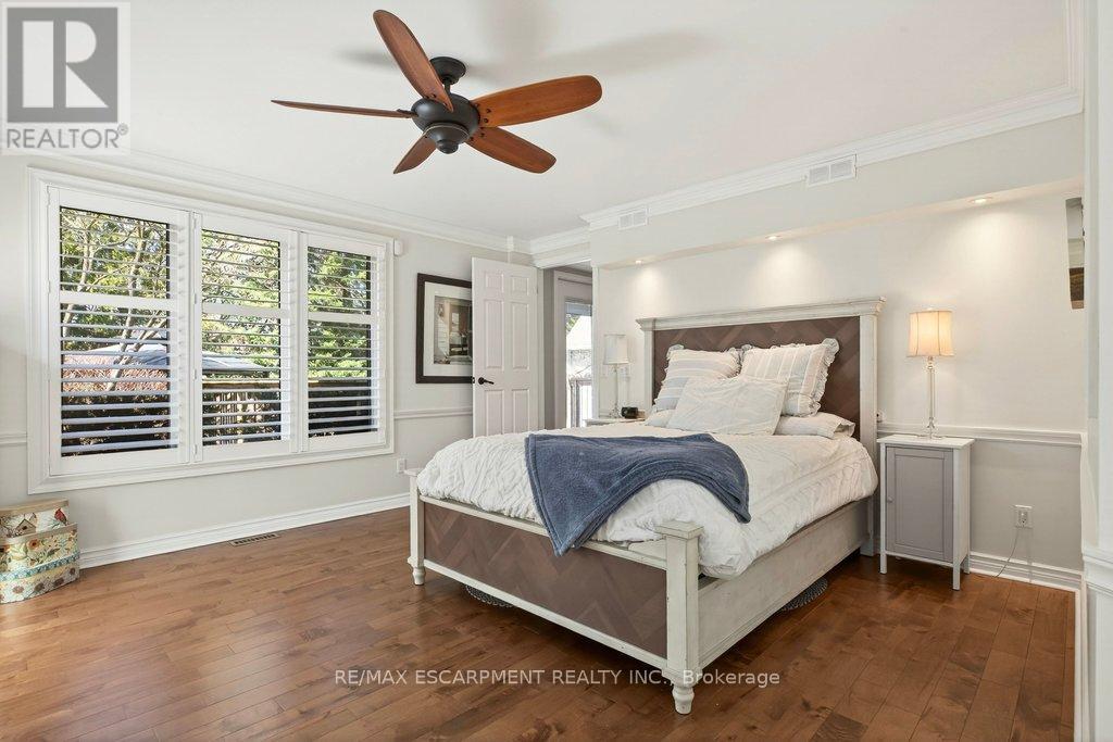 2119 Paisley Avenue, Burlington, Ontario  L7R 1W1 - Photo 24 - W12976084