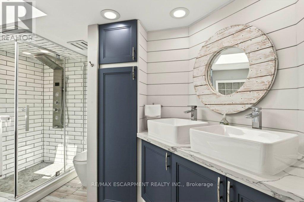 2119 Paisley Avenue, Burlington, Ontario  L7R 1W1 - Photo 26 - W12976084