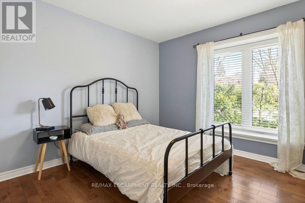 2119 Paisley Avenue, Burlington, Ontario  L7R 1W1 - Photo 29 - W12976084