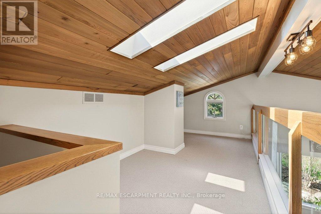 2119 Paisley Avenue, Burlington, Ontario  L7R 1W1 - Photo 32 - W12976084