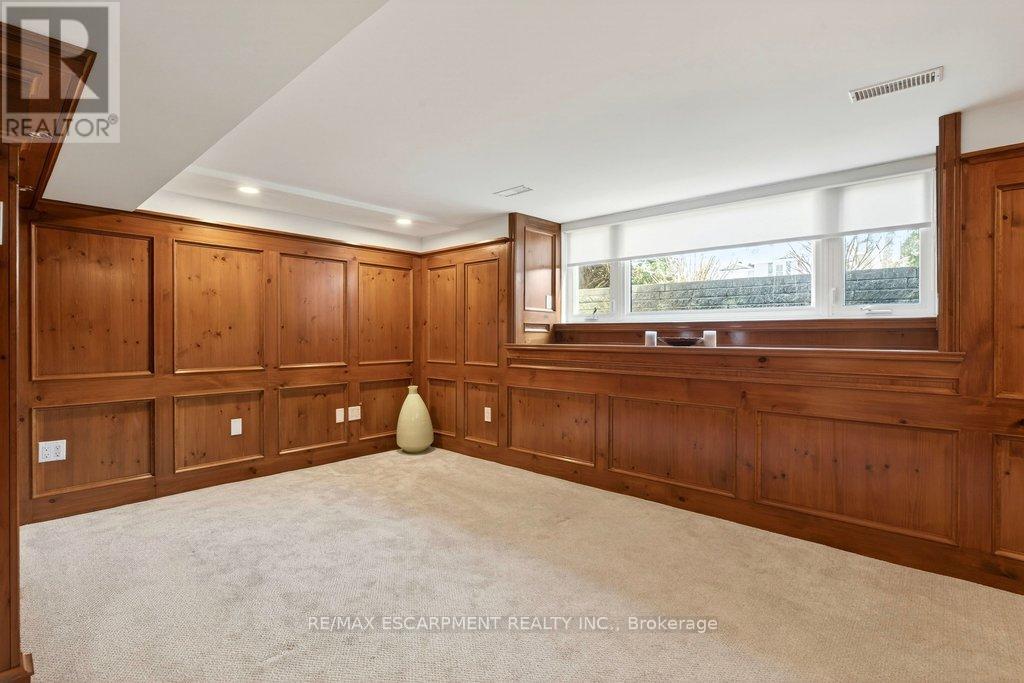 2119 Paisley Avenue, Burlington, Ontario  L7R 1W1 - Photo 35 - W12976084