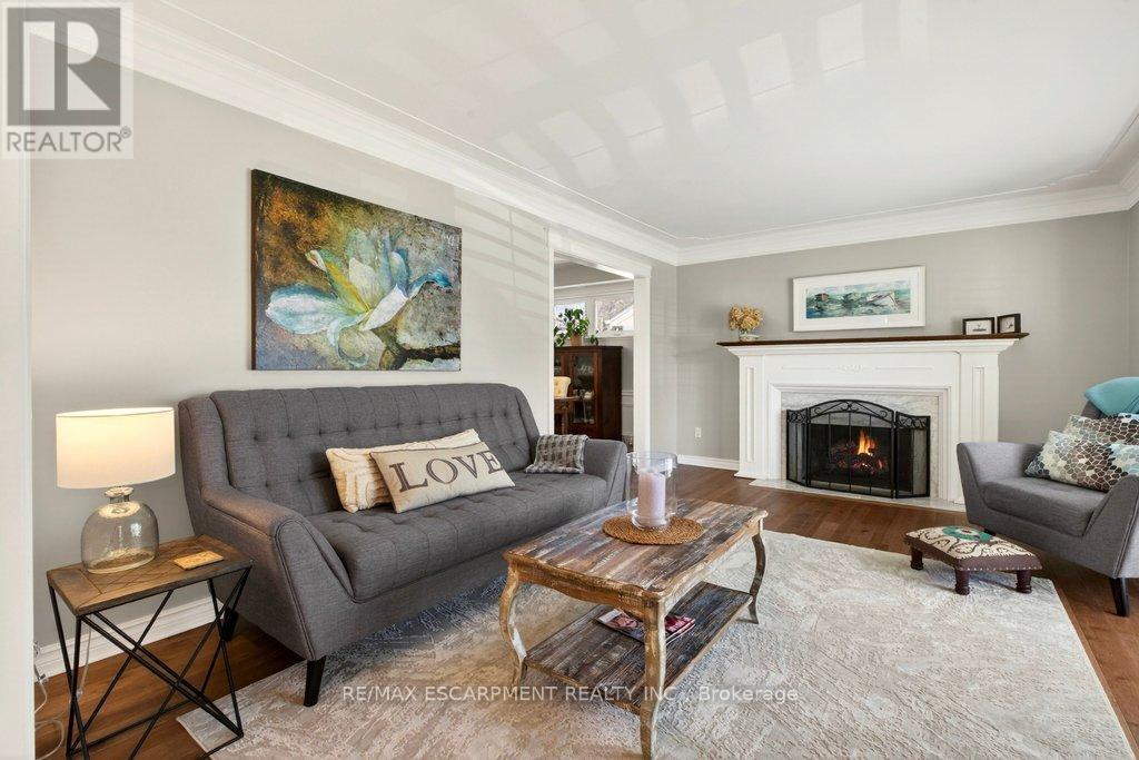 2119 Paisley Avenue, Burlington, Ontario  L7R 1W1 - Photo 7 - W12976084