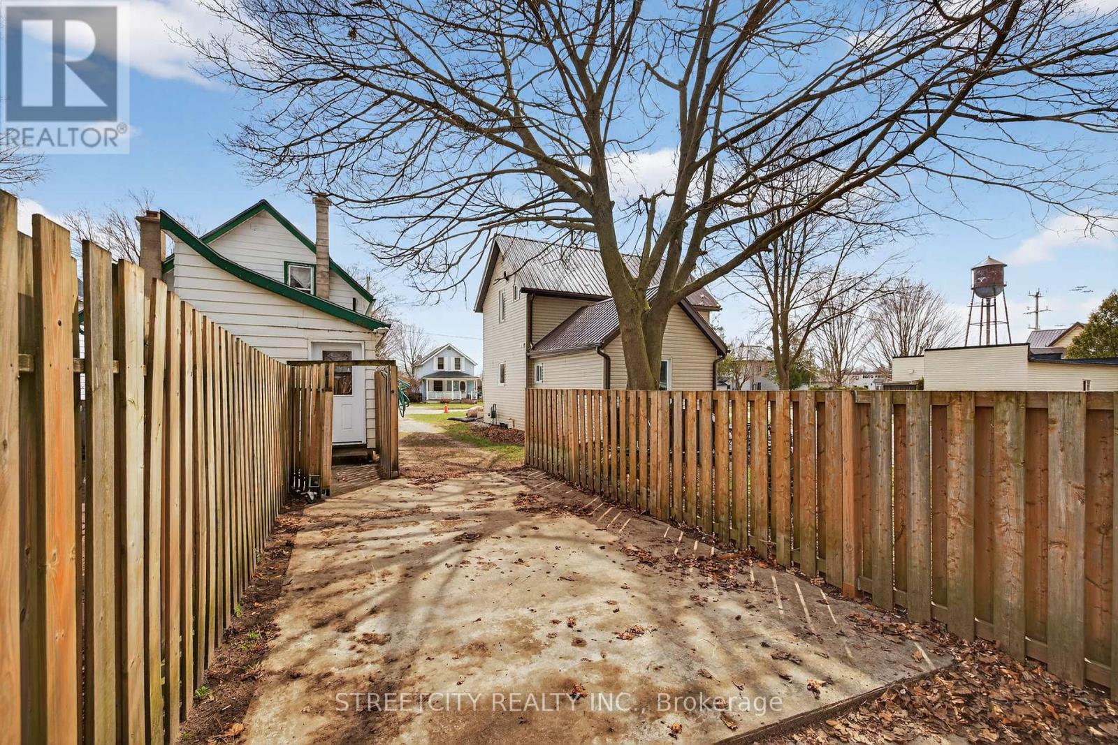 12 Pearl Street, Tillsonburg, Ontario  N4G 1L3 - Photo 29 - X12976260