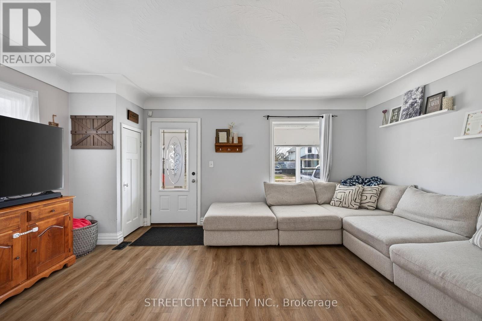 12 Pearl Street, Tillsonburg, Ontario  N4G 1L3 - Photo 5 - X12976260