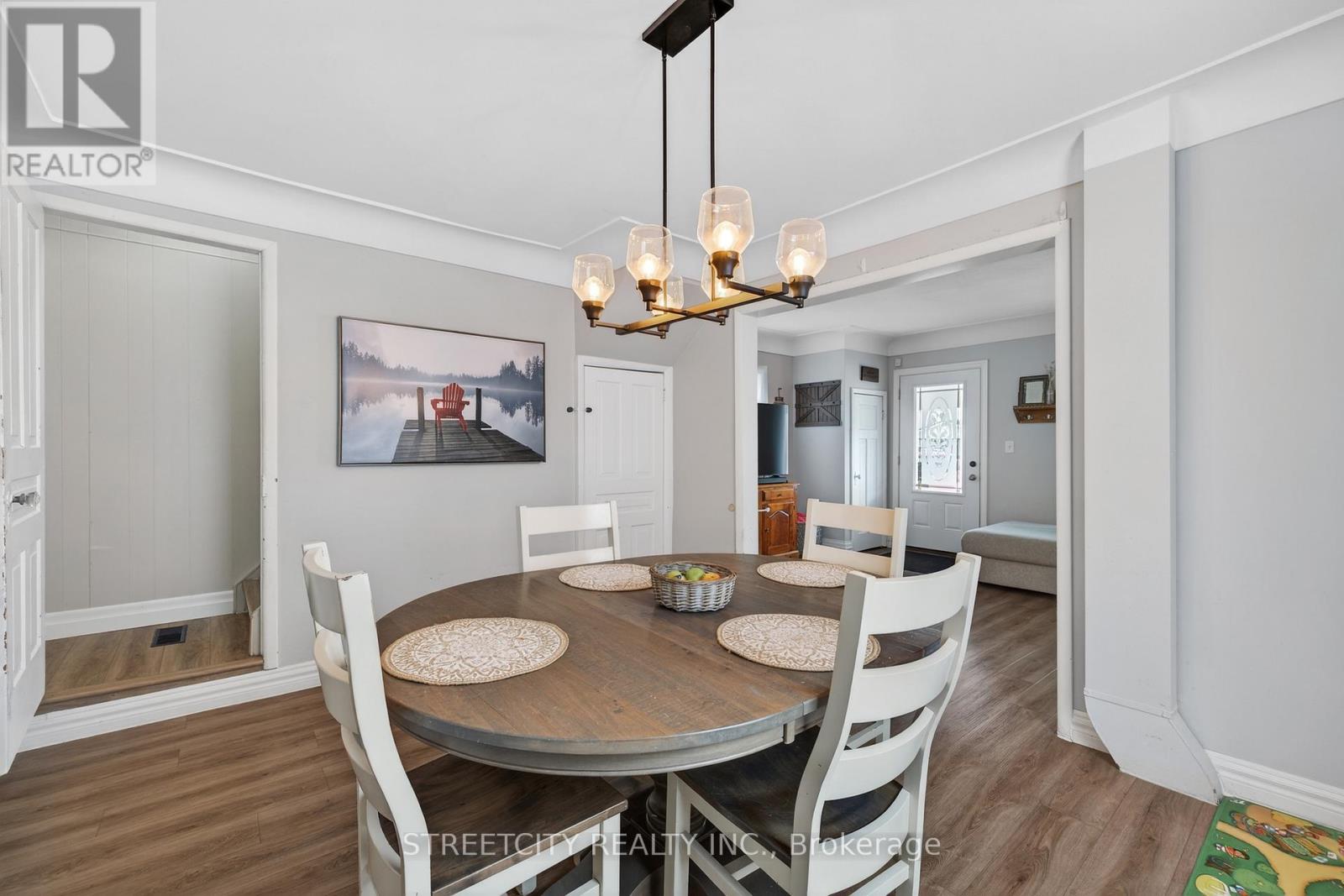 12 Pearl Street, Tillsonburg, Ontario  N4G 1L3 - Photo 8 - X12976260