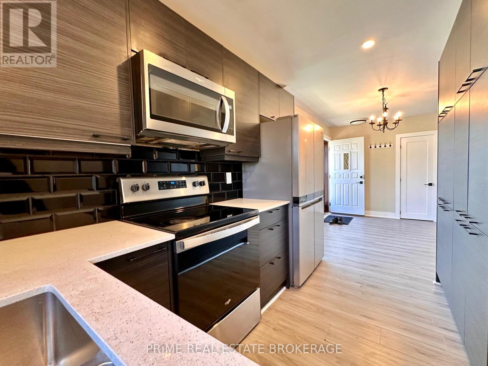 237 Montebello Drive, London East (East O), Ontario  N5W 1S4 - Photo 5 - X12976296