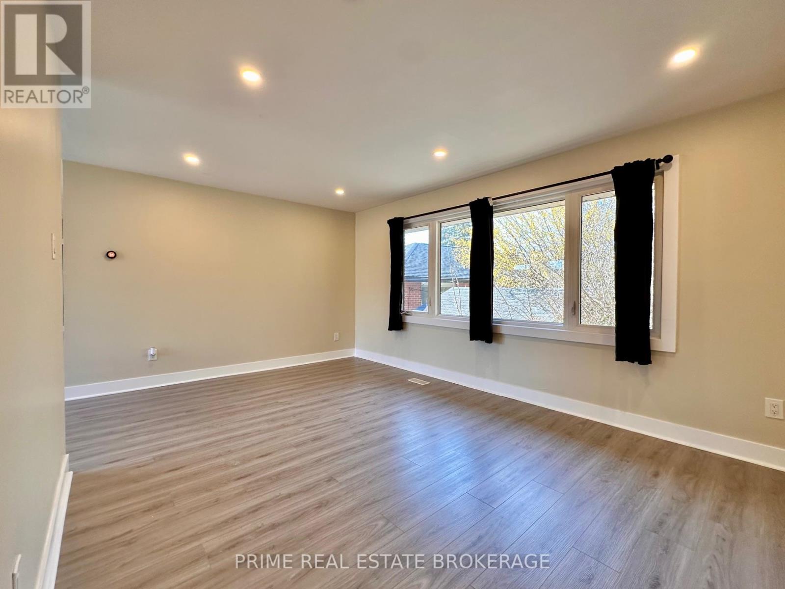 237 Montebello Drive, London East (East O), Ontario  N5W 1S4 - Photo 6 - X12976296