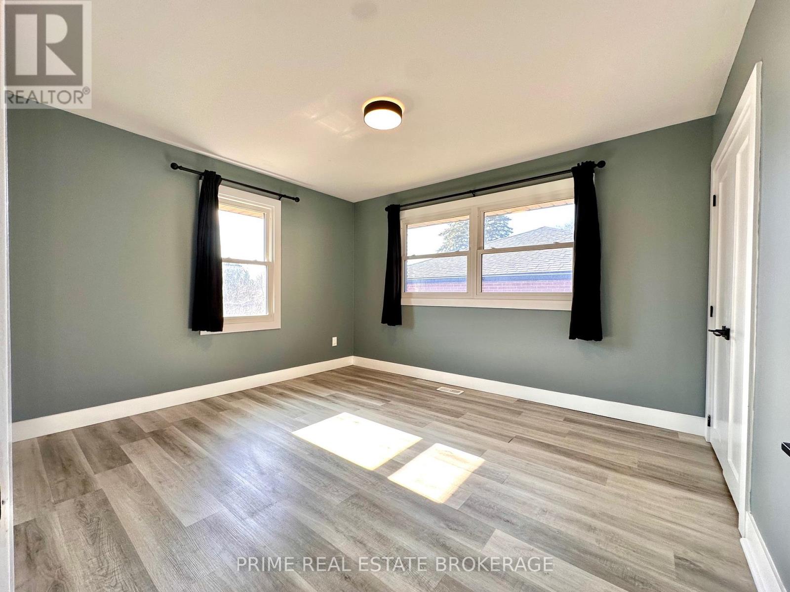 237 Montebello Drive, London East (East O), Ontario  N5W 1S4 - Photo 7 - X12976296