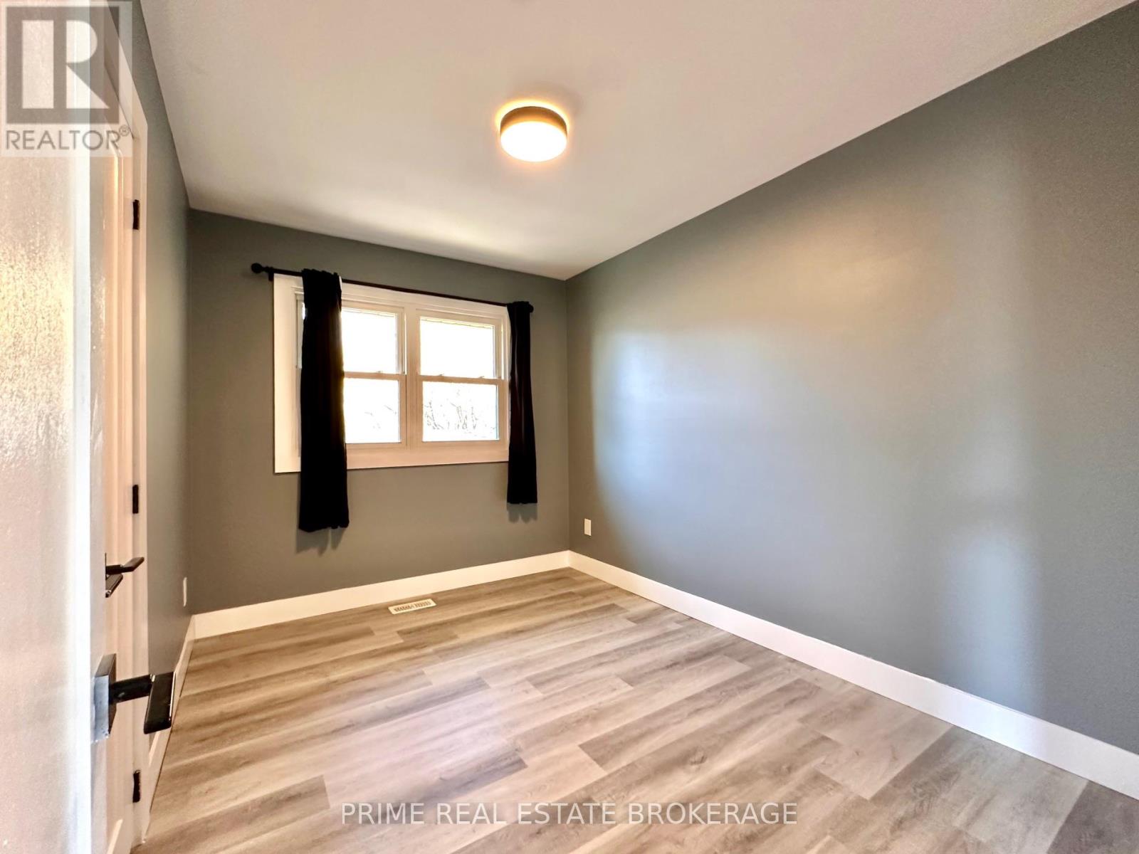 237 Montebello Drive, London East (East O), Ontario  N5W 1S4 - Photo 9 - X12976296