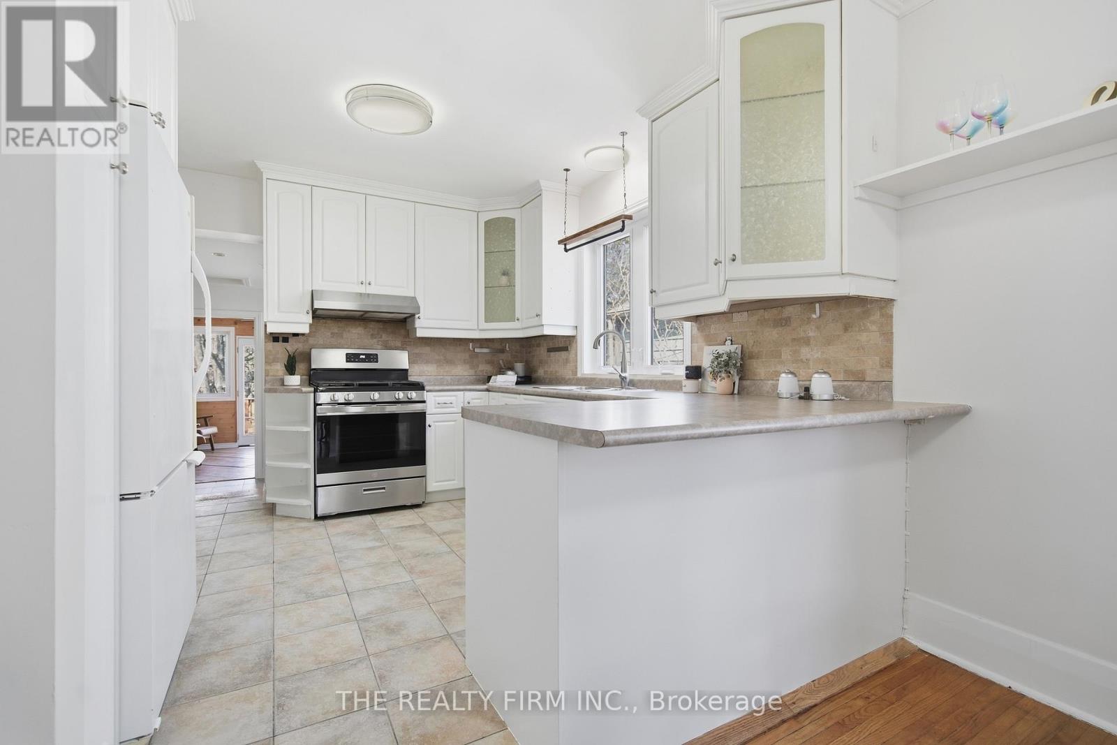 460 Moore Street, London South (South F), Ontario  N6C 2C2 - Photo 12 - X12976328