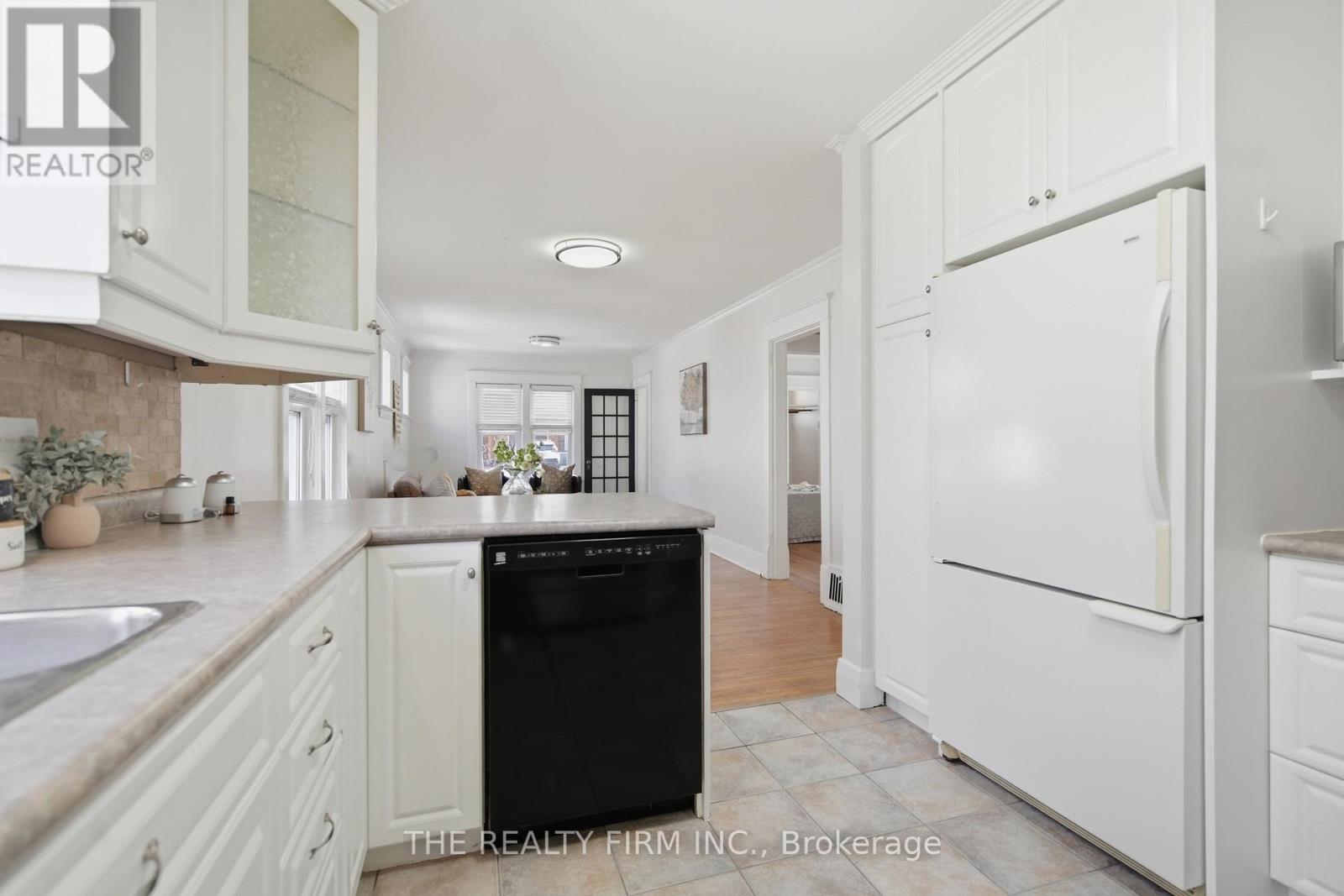 460 Moore Street, London South (South F), Ontario  N6C 2C2 - Photo 15 - X12976328