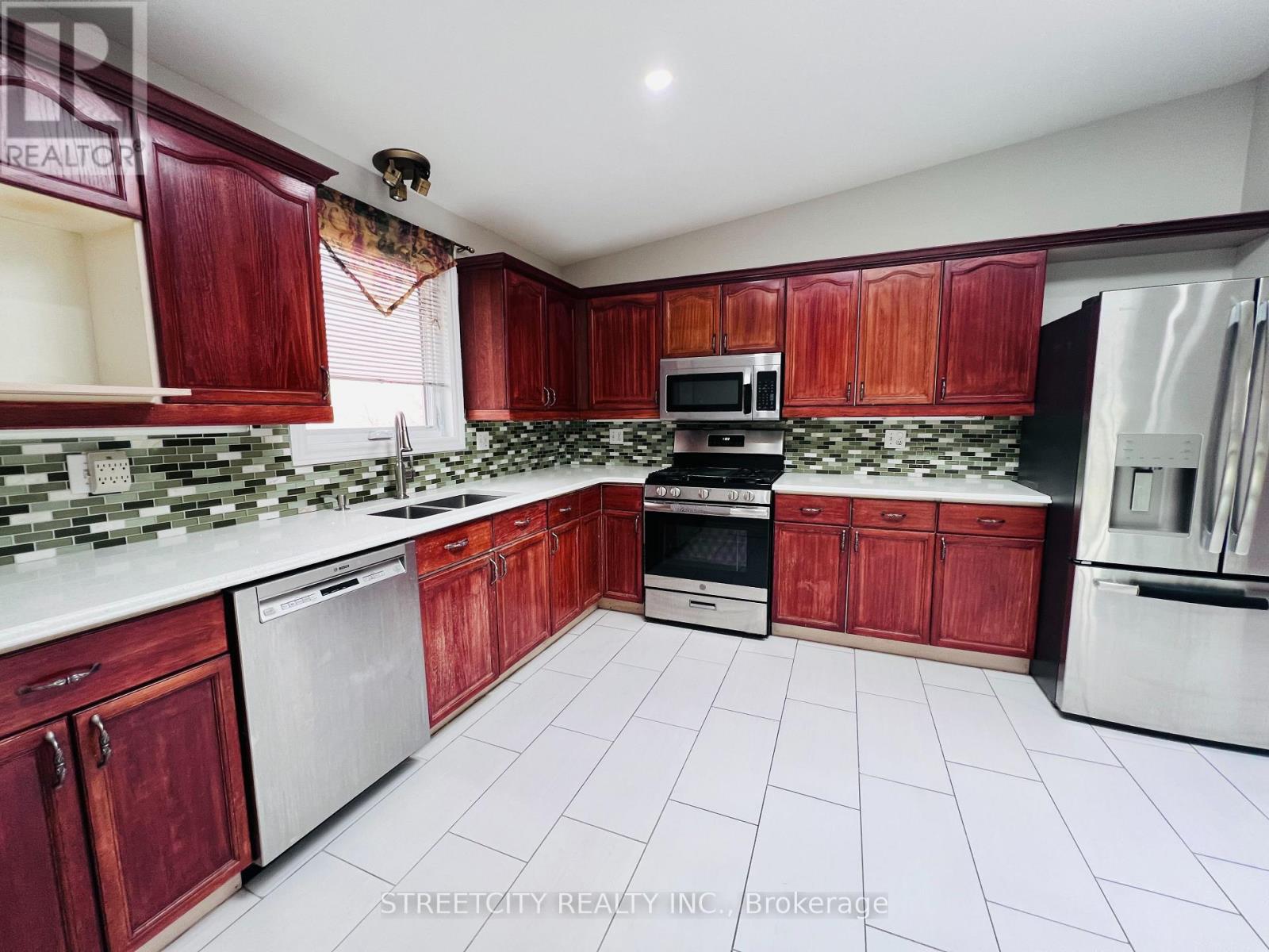 1279 Aldersbrook Road, London North (North I), Ontario  N6G 4T3 - Photo 10 - X12976338