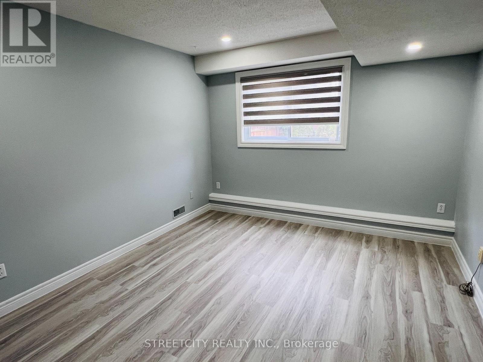 1279 Aldersbrook Road, London North (North I), Ontario  N6G 4T3 - Photo 17 - X12976338