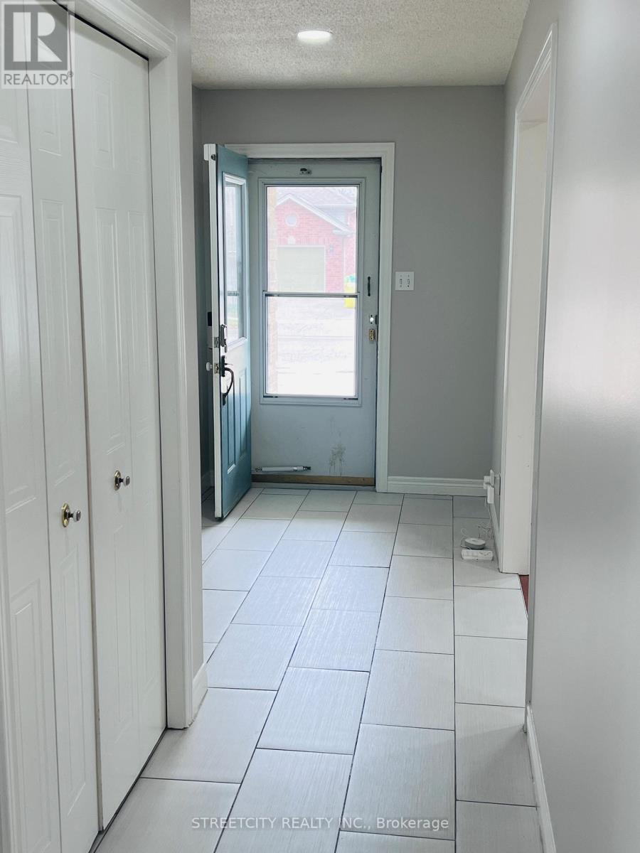 1279 Aldersbrook Road, London North (North I), Ontario  N6G 4T3 - Photo 3 - X12976338