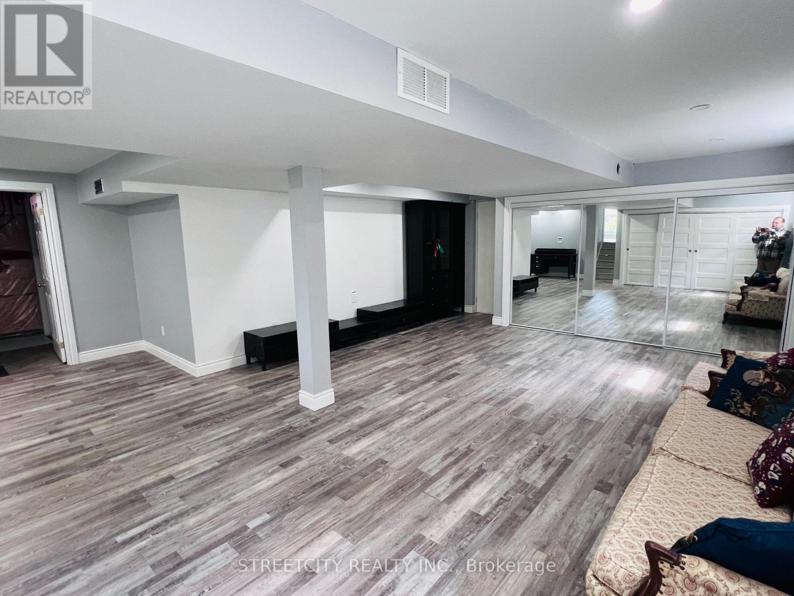 1279 Aldersbrook Road, London North (North I), Ontario  N6G 4T3 - Photo 33 - X12976338