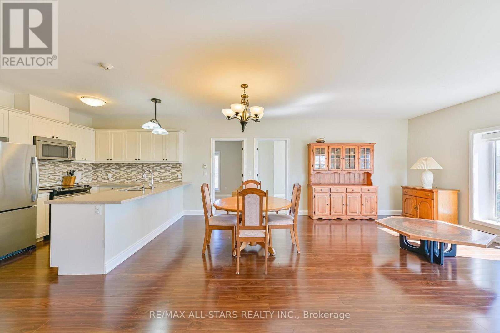 201 - 94 Francis Street W, Kawartha Lakes, Ontario  K0M 1N0 - Photo 13 - X12976282