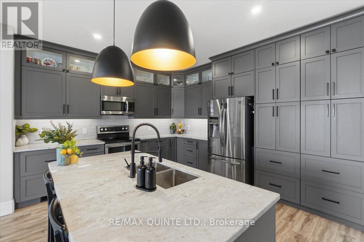 5 Allen Street, Prince Edward County, Ontario  K0K 2T0 - Photo 14 - X12976524