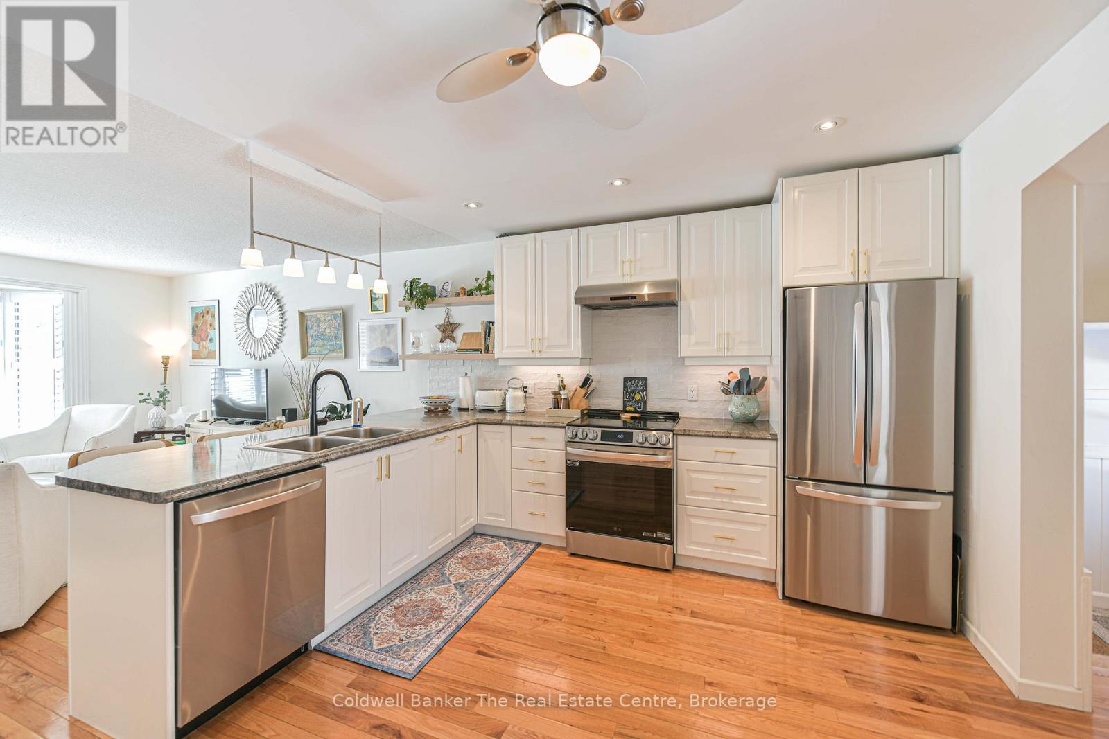 460 Phillip Street E, Gravenhurst, Ontario  P1P 1M4 - Photo 13 - X12976204