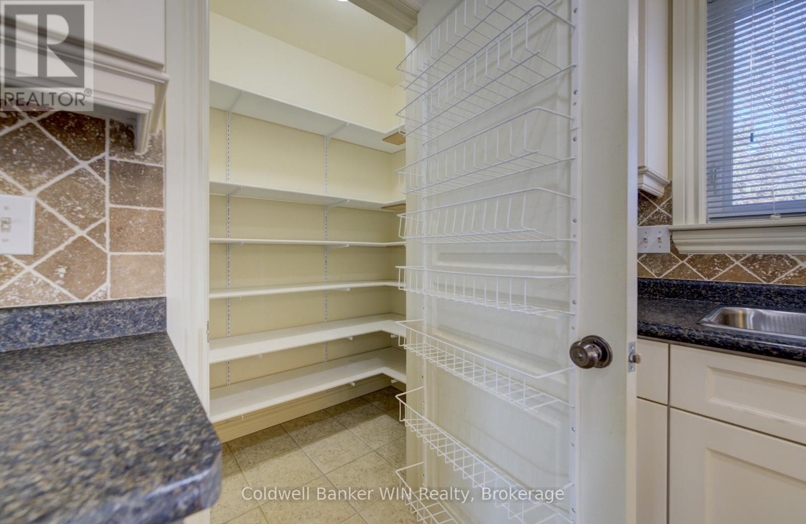 34 Regency Drive, Minto, Ontario  N0G 1M0 - Photo 11 - X12976234