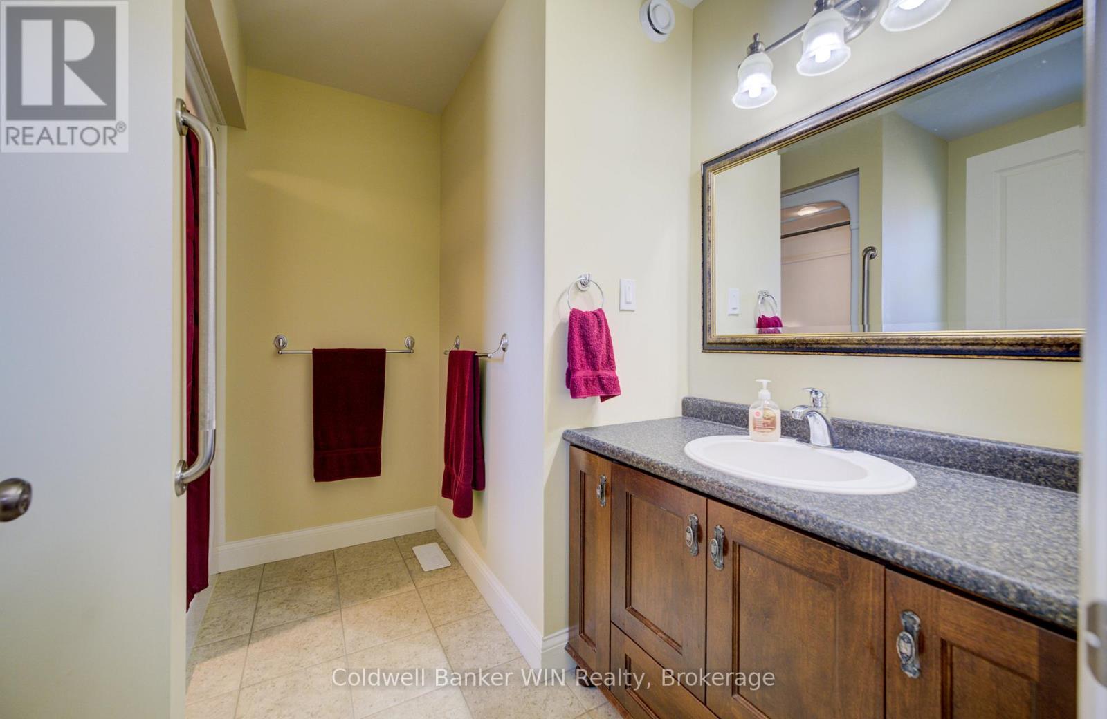 34 Regency Drive, Minto, Ontario  N0G 1M0 - Photo 20 - X12976234