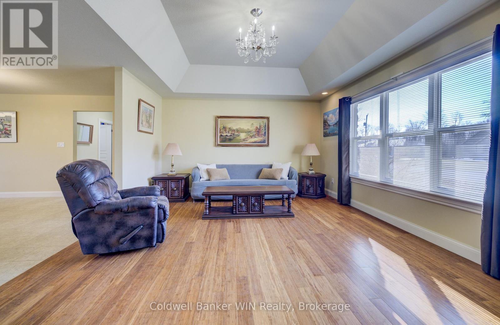 34 Regency Drive, Minto, Ontario  N0G 1M0 - Photo 5 - X12976234