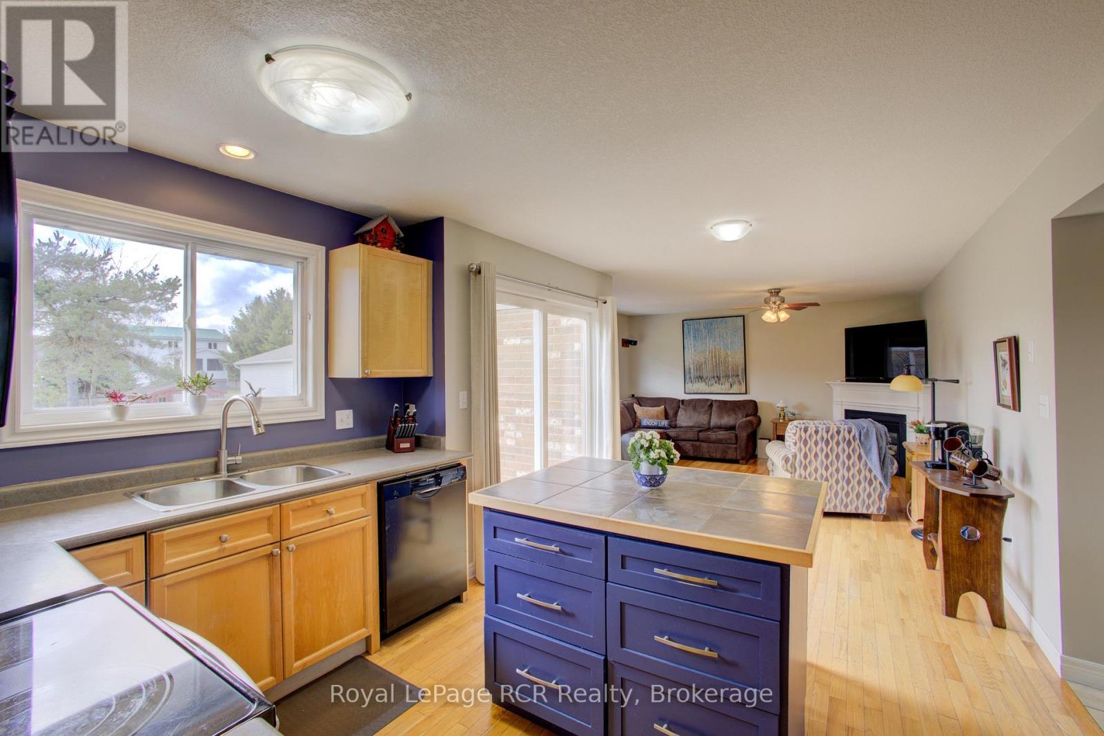 232 Conestoga Street N, Wellington North, Ontario N0G 1A0 - Photo 12 - X12976384