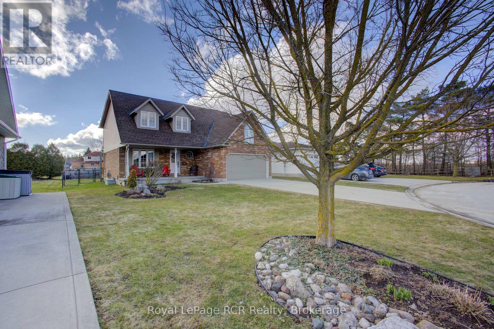 232 Conestoga Street N, Wellington North, Ontario N0G 1A0 - Photo 2 - X12976384