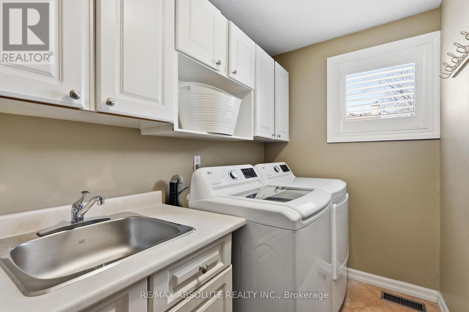 1594 St Georges Street, Ottawa, Ontario  K1E 2M9 - Photo 15 - X12976196