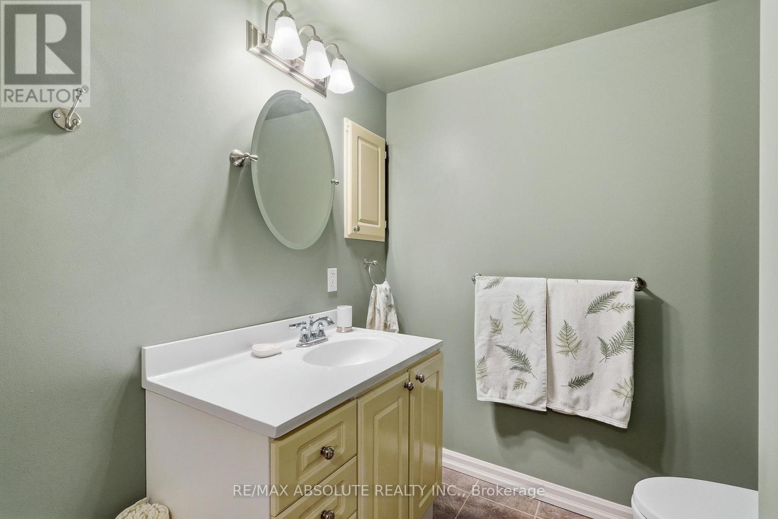 1594 St Georges Street, Ottawa, Ontario  K1E 2M9 - Photo 24 - X12976196