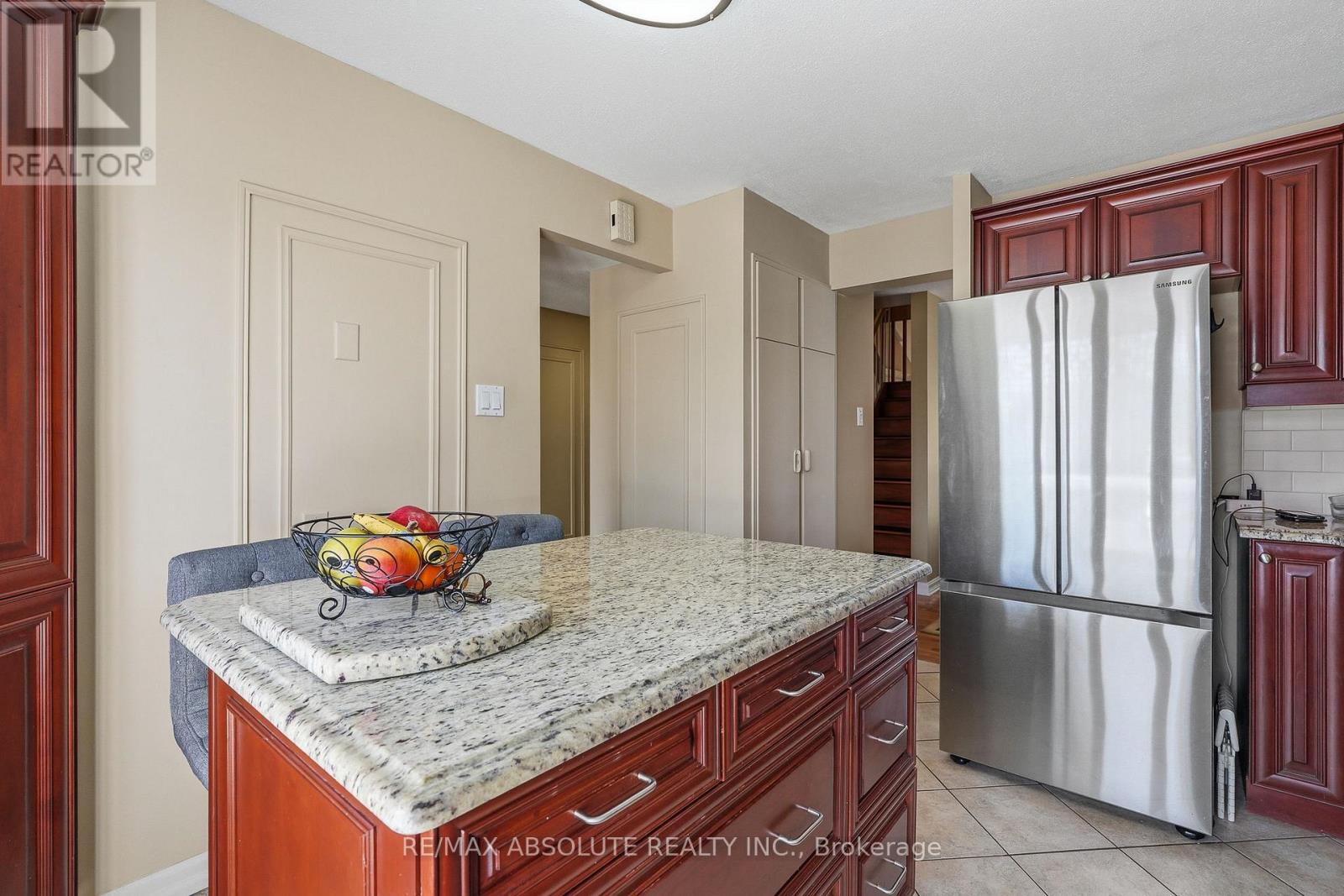 1594 St Georges Street, Ottawa, Ontario  K1E 2M9 - Photo 6 - X12976196