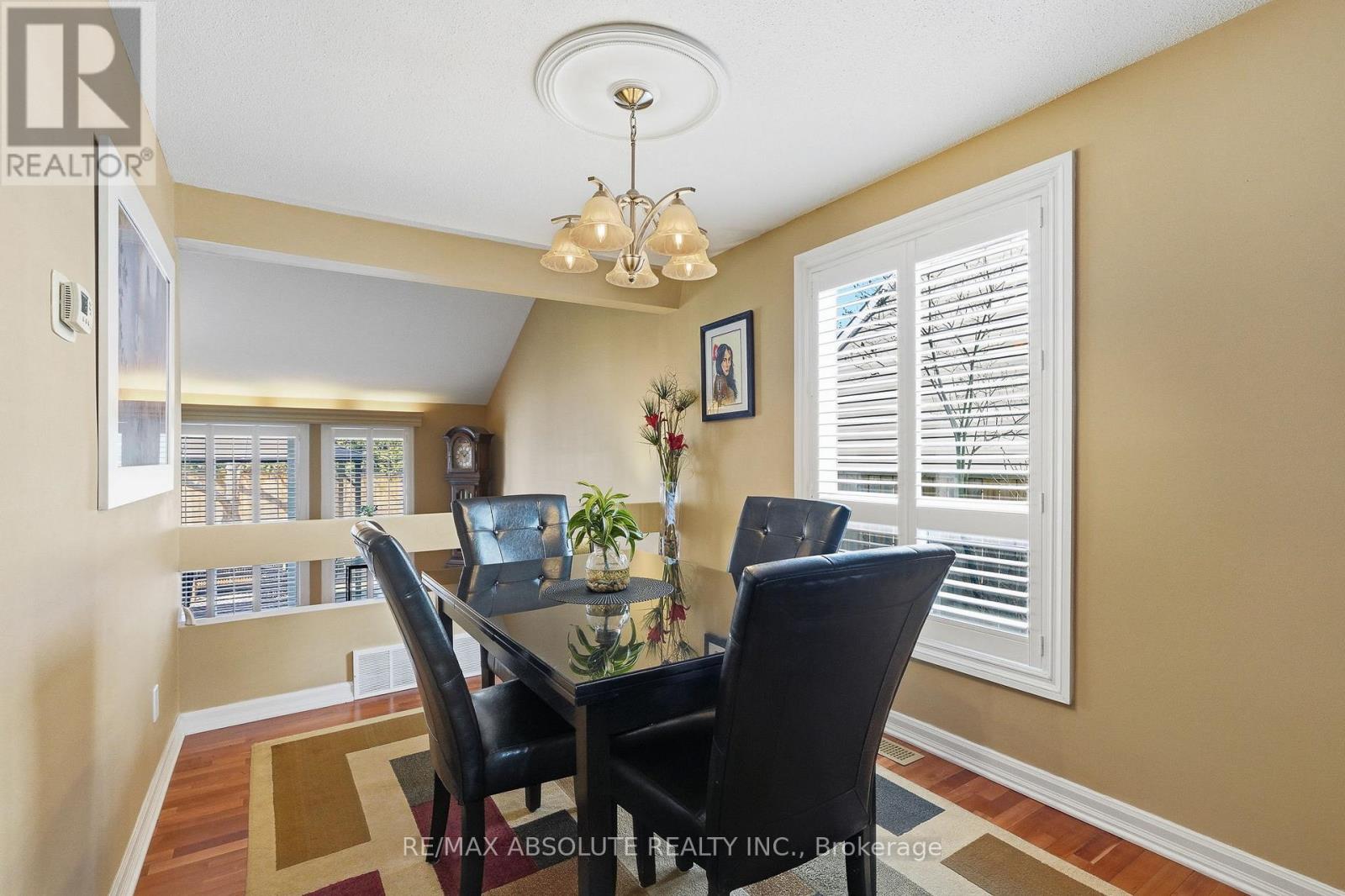 1594 St Georges Street, Ottawa, Ontario  K1E 2M9 - Photo 8 - X12976196