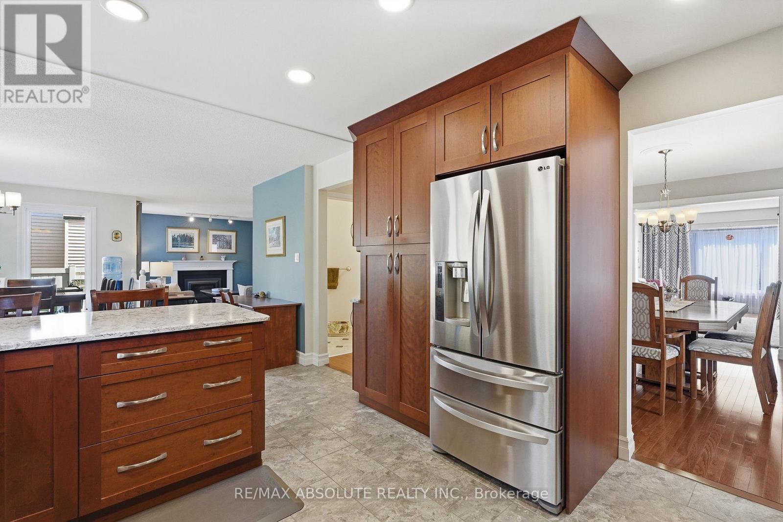 759 Montcrest Drive, Ottawa, Ontario  K4A 2N1 - Photo 5 - X12976322