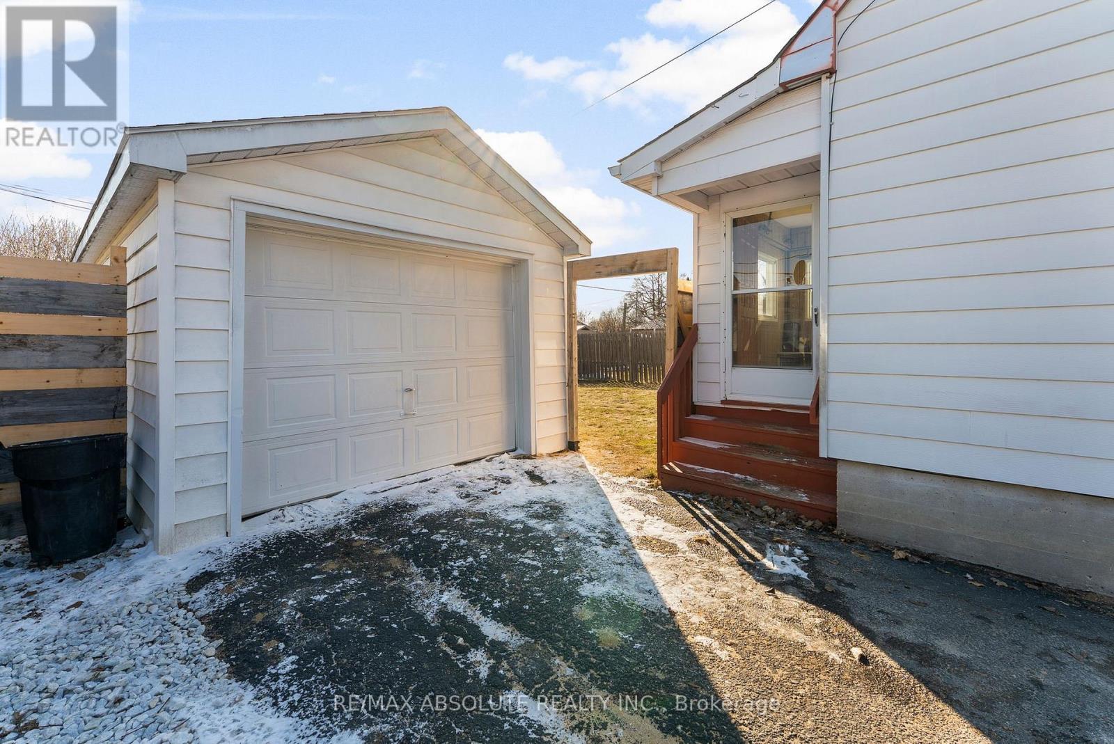 61 Third Avenue, Arnprior, Ontario  K7S 1Y6 - Photo 15 - X12976360