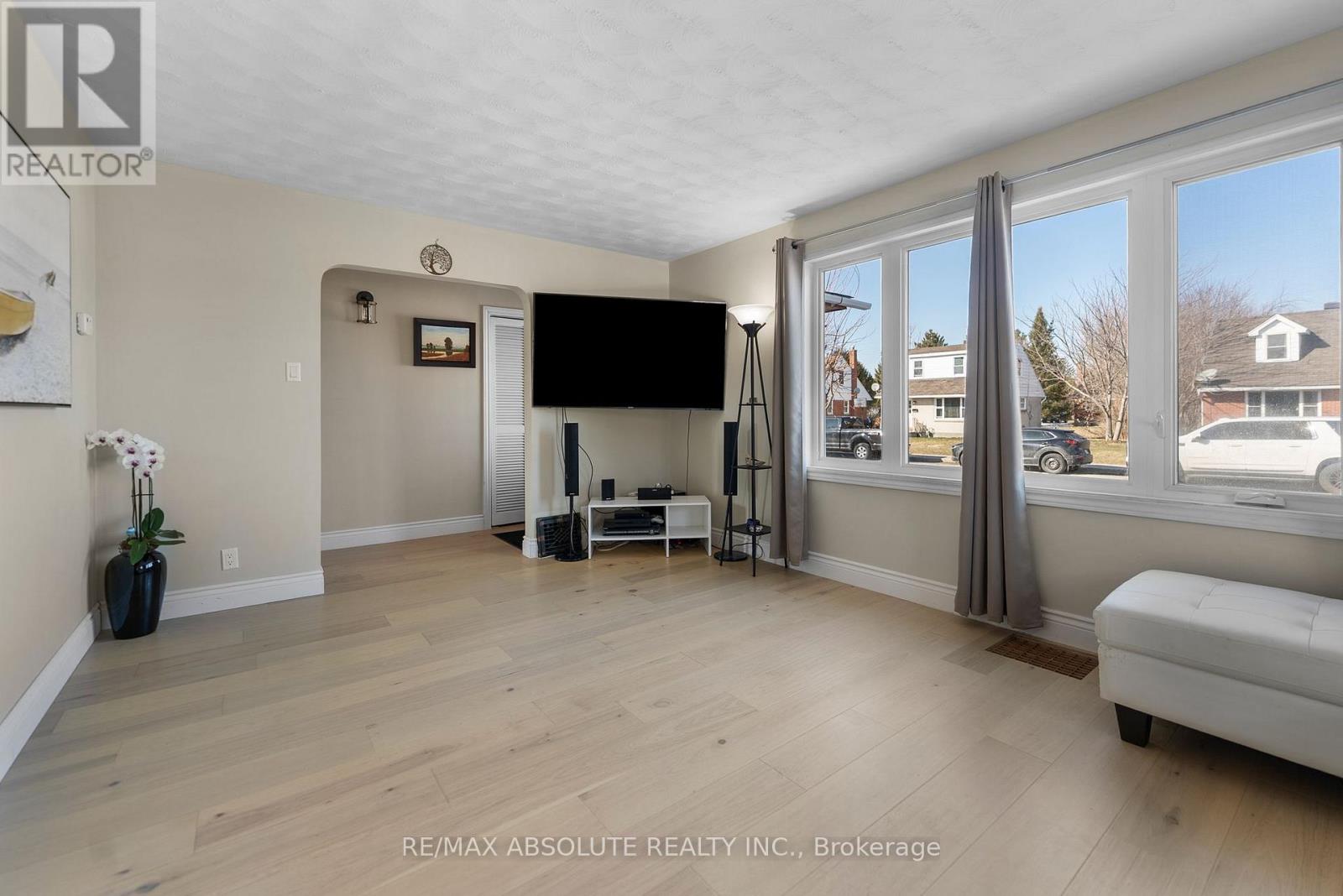 61 Third Avenue, Arnprior, Ontario  K7S 1Y6 - Photo 5 - X12976360