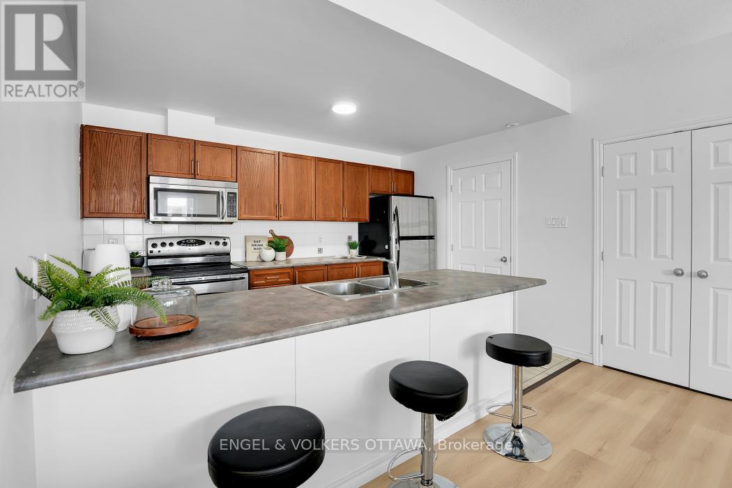 5 - 165 Waterbridge Drive, Ottawa, Ontario  K2G 7G3 - Photo 6 - X12976392