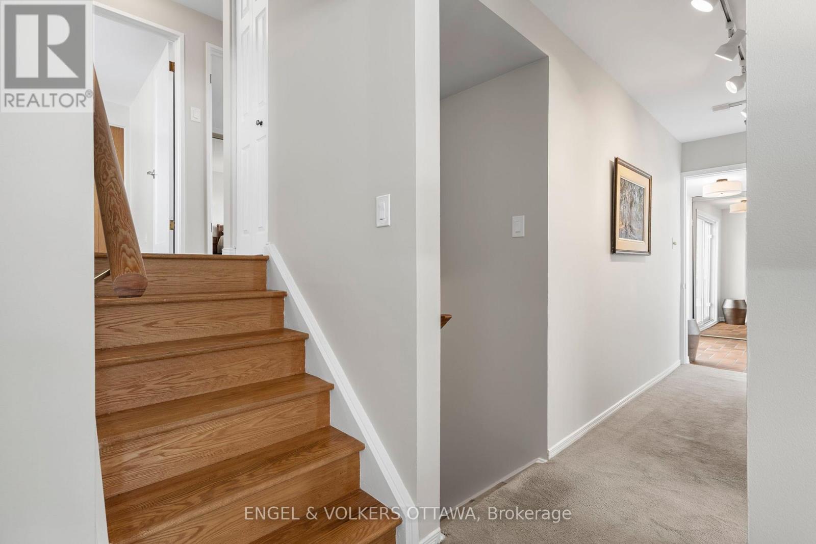 2125 Valley Drive, Ottawa, Ontario  K1G 2P6 - Photo 16 - X12976426