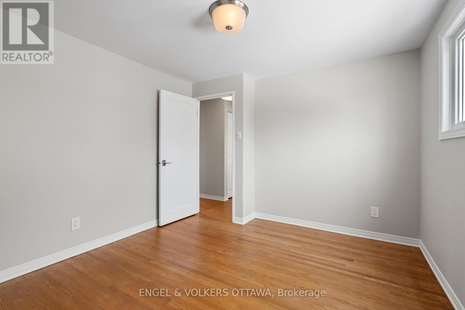 2125 Valley Drive, Ottawa, Ontario  K1G 2P6 - Photo 23 - X12976426