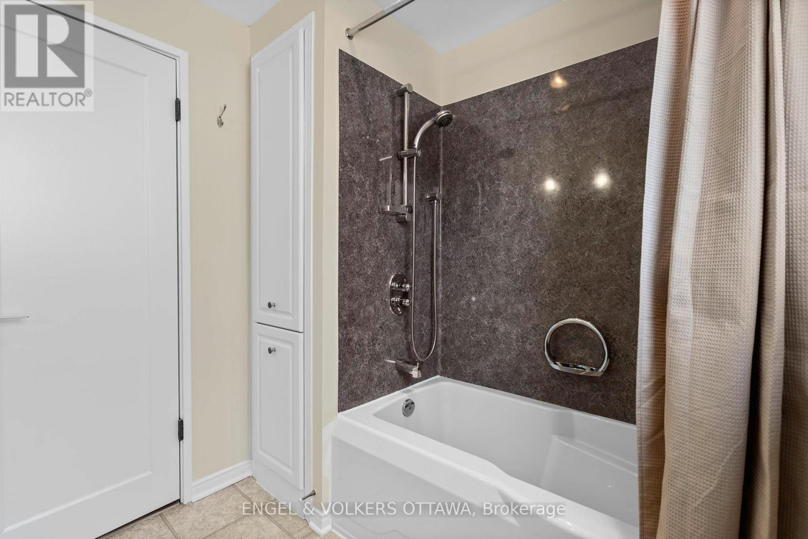 2125 Valley Drive, Ottawa, Ontario  K1G 2P6 - Photo 25 - X12976426